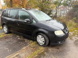 Schwarz Gebraucht 2003 VW Touran Van / Kleinbus | 1.200 € (Guter Preis)