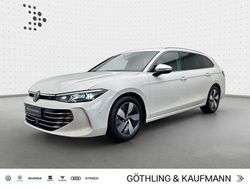 Oryxweiß perlmutteffekt Gebraucht 2025 VW Passat Elegance Kombi | 36.430 € (Superpreis)