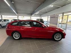 Rot Gebraucht 2022 BMW 318 Sport Line Kombi | 27.999 € (Fairer Preis)