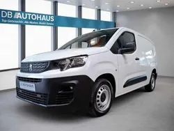 Weiß Gebraucht 2022 Peugeot Partner Premium Van / Kleinbus | 13.870 € (Fairer Preis)