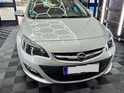 Silber Gebraucht 2014 Opel Astra Exklusiv Limousine | 8.250 € (Fairer Preis)