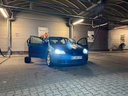 Blau Gebraucht 2004 VW Golf V Kleinwagen | 3.899 € (Etwas zu teuer)