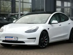 Weiß Gebraucht 2021 Tesla Model 3 Performance Limousine | 36.800 € (Teuer)