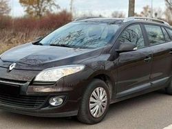 Braun Gebraucht 2012 Renault Mégane GrandTour Kombi | 4.600 € (Fairer Preis)