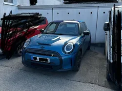 Blau Gebraucht 2022 Mini Cooper SE Kleinwagen | 21.000 € (Teuer)