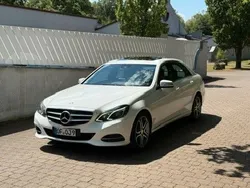 Weiß Gebraucht 2013 Mercedes E220 Avantgarde Limousine | 16.000 € (Etwas zu teuer)