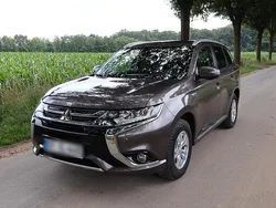 Braun Gebraucht 2016 Mitsubishi Outlander P-HEV Limousine | 22.990 € (Teuer)
