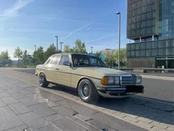 Gelb Gebraucht 1983 Mercedes 240 Limousine | 9.900 €