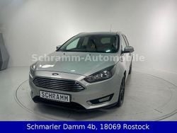 Grau Gebraucht 2015 Ford Focus Business Edition Limousine | 8.250 € (Fairer Preis)