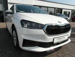 Weiß Gebraucht 2022 Skoda Fabia Active Limousine | 13.950 € (Guter Preis)
