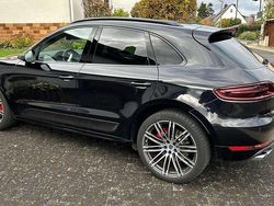 Schwarz Gebraucht 2016 Porsche Macan Turbo SUV | 33.990 €