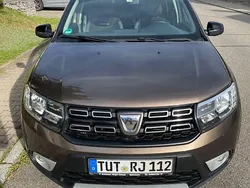 Braun Gebraucht 2018 Dacia Sandero Celebration Kleinwagen | 9.300 € (Etwas zu teuer)