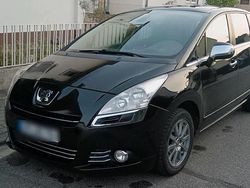 Schwarz Gebraucht 2010 Peugeot 5008 Van / Kleinbus | 4.500 € (Etwas zu teuer)