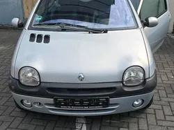 Silber Gebraucht 2002 Renault Twingo Kleinwagen | 1.700 €