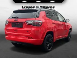 Rot Gebraucht 2023 Jeep Compass SUV | 35.980 € (Etwas zu teuer)