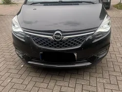 Schwarz Gebraucht 2016 Opel Zafira Tourer Van / Kleinbus | 14.500 € (Teuer)