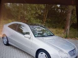 Brillantsilber metalliclack Gebraucht 2003 Mercedes C220 Coupé | 1.600 € (Guter Preis)