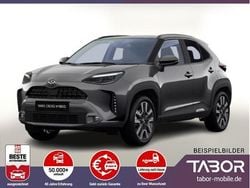 Silber (shimmering silber metallic) Neu 2025 Toyota Yaris Cross Style SUV | 28.487 € (Fairer Preis)