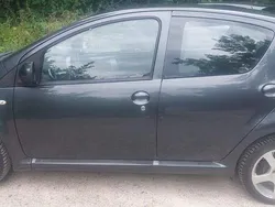 Grau Gebraucht 2007 Toyota Aygo Kleinwagen | 1.800 € (Fairer Preis)
