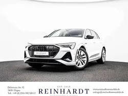 Gletscherweiß metallic Gebraucht 2023 Audi e-tron Ambiente SUV | 46.925 € (Superpreis)
