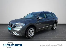 Platinum grey metallic (metallic) Gebraucht 2022 VW Tiguan Allspace Life SUV | 34.200 € (Superpreis)
