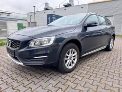 Grau Gebraucht 2017 Volvo V60 CC Kombi | 17.480 € (Superpreis)