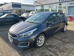 Grau Gebraucht 2017 Kia Ceed Edition 7 Limousine | 12.590 € (Fairer Preis)