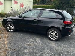 Schwarz Gebraucht 2005 Alfa Romeo 147 Distinctive Kleinwagen | 1.999 € (Fairer Preis)