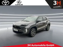 Grau Gebraucht 2025 Toyota Yaris Cross Team SUV | 28.990 € (Superpreis)