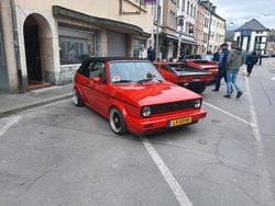 Rot Gebraucht 1992 VW Golf Cabriolet Sportline Cabrio | 12.480 €