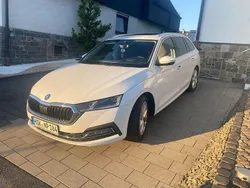 Weiß Gebraucht 2020 Skoda Octavia Style Kombi | 18.500 € (Guter Preis)