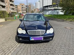 Blau Gebraucht 2002 Mercedes C180 Elegance Limousine | 1.800 € (Guter Preis)