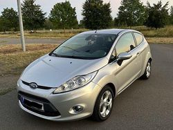 Silber Gebraucht 2009 Ford Fiesta Limousine | 2.750 € (Fairer Preis)
