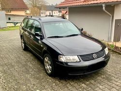 Schwarz Gebraucht 1999 VW Passat Basis Kombi | 4.000 €