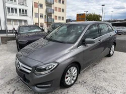 Grau Gebraucht 2018 Mercedes B180 Van / Kleinbus | 16.990 € (Fairer Preis)