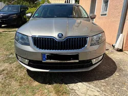 Silber Gebraucht 2015 Skoda Octavia Ambition Kombi | 13.699 € (Fairer Preis)