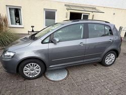 Grau Gebraucht 2013 VW Golf Plus Cross Comfortline Van / Kleinbus | 9.876 € (Fairer Preis)