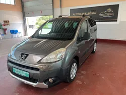 Grau Gebraucht 2011 Peugeot Partner Tepee Family Van / Kleinbus | 5.799 € (Fairer Preis)