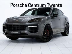 Grau Neu 2025 Porsche Cayenne S E-Hybrid Coupe Black Edition Coupé | 156.270 €