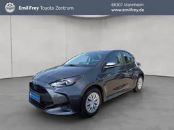 Grau Gebraucht 2022 Toyota Yaris Business Edition Limousine | 18.990 € (Fairer Preis)