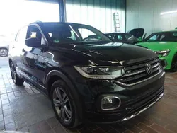 Deep black perleffekt (metallic) Gebraucht 2021 VW T-Cross Style SUV | 21.900 € (Fairer Preis)