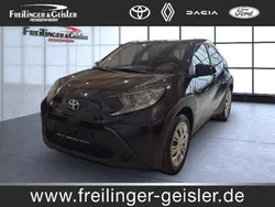 Schwarz Gebraucht 2024 Toyota Aygo Play Kleinwagen | 17.049 € (Fairer Preis)