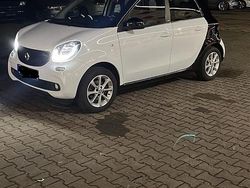 Weiß Gebraucht 2015 Smart ForFour Passion Kleinwagen | 14.900 €