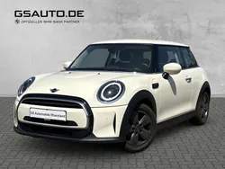 Pepper white (weiss) Gebraucht 2021 Mini Cooper Classic Kleinwagen | 19.200 € (Fairer Preis)