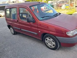 Rot Gebraucht 2002 Citroën Berlingo Van / Kleinbus | 1.700 € (Fairer Preis)