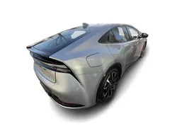 Silber Gebraucht 2024 Toyota Prius Plug-in Hybrid Executive Kleinwagen | 60.986 €
