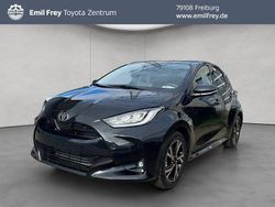 Mysticschwarz mica Neu 2025 Toyota Yaris Hybrid Comfort Limousine | 27.490 € (Fairer Preis)