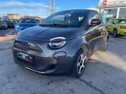 Terra grau Gebraucht 2021 Fiat 500e Passion Kleinwagen | 11.990 €