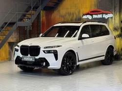 Mineralweiss metallic Gebraucht 2024 BMW X7 M Sport SUV | 97.900 € (Superpreis)
