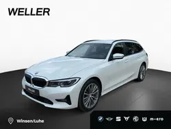 Weiß Gebraucht 2021 BMW 330 Limousine | 31.350 € (Superpreis)